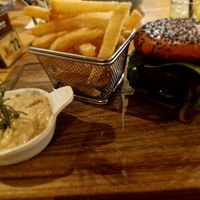 Vegan burger at KENTPOIKON in Paphos