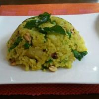 Beautiful flattened rice dish with nuts at Suananda Vegetarian Garden in Bangkok