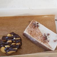 Raw food cakes on the go!  at Zest in Karlstad