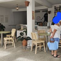 Window seats have chargers at Café con Cé in San Juan