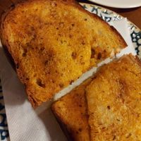 Garlic bread at Rumeli in Munich