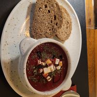 Beetroot soup at Si Remy in Berlin