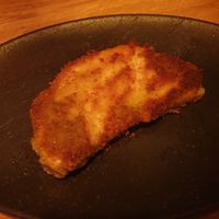 Schnitzel vegano de apio, literalmente un trozo de apio empanado sin marinar y nada mas at HeimWerk - Hackescher Markt in Berlin