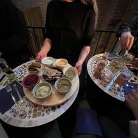 Tapas teller 🤤Hammer Dips!  at The Crazy Little Greek in Berlin