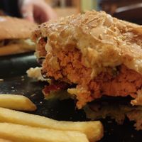 Burger belli alti e gustosi at Next Level in Udine