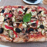 Pizza with vegan cheese 💚🌱 at Restaurante Il Bandito in Altea
