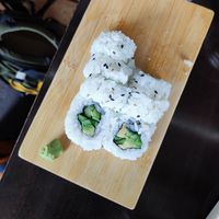 Uramakis de aguacate y pepino at Restaurant Kinoko in Solsona