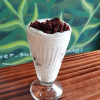 Malteada de vainilla con brownie at Sucursal Vegana in Cali