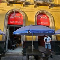 Front of shop at Dalis in Mexico City