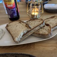 Brot mit Lavendelbutter  at Unterfreunden in Luebeck