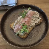 Brioche mit Oliven und Radischen  at Unterfreunden in Luebeck