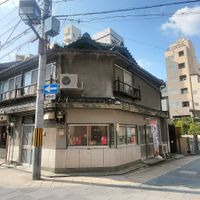 You buy the coffee on the left, seats on the right (confirm before ordering) at Pathfinder Xnobu - Osaka Tenmangu in Osaka