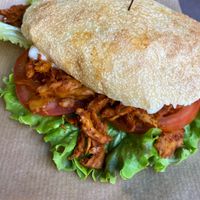 vegan BBQ pucce at Middle Bistrot in Milan