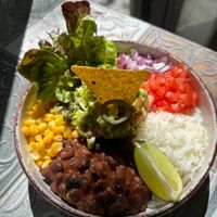 Mexican vegan bowl at Viatger Café in Barcelona
