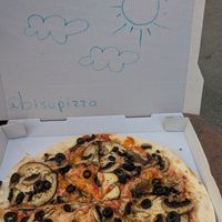 🍕 Pizza with Vegan Cheeses | Champignons | Eggplant | Black Olives - 10€ at BisuPizza in Madrid