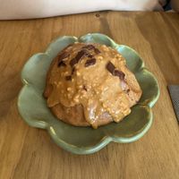 Cookie beurre de cacahouète et chocolat au lait vegan  at Helen's Book in Paris