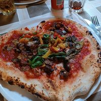 Veggie pizza without cheese at Pizzeria e Trattoria Regina Vittoria in Naples
