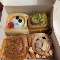 Yuzu, Pistazie, spekulatius, Bueno at Cinnamood in Leipzig