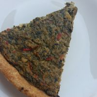 Raw vegan spinach quiche at Rawdia in Bucharest