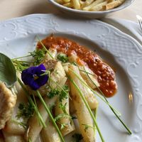 Spargel mit Tomatensauce und Pommes  at Deutscher Kaiser in Heubach