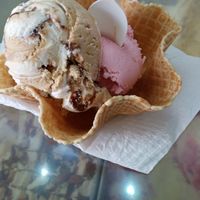 Capuchino y frambuesa at La Michoacana es Vegana in Mexico City