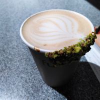 Pistaccio latte at karaffu | coffee culture in Innsbruck