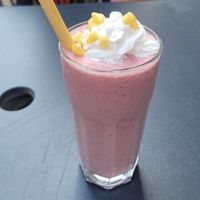 strawberry milkshake at Bar Verde in Maastricht