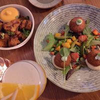 Cauliflower wings, arancini and delicious cocktail at Bar Verde in Maastricht