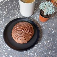 Concha integral + cafecito = delicia total 😋 at Neek'kafé in Mexico City