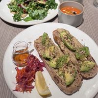 Avocado bread + soup (¥1800) + half the kale salad (¥1.000)  at plant more in Tokyo