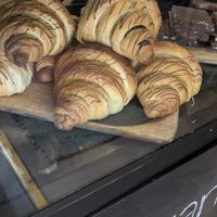 Chocolate or plain Croissant 🥐 to go (was too dry for me) at Green Point in Cusco