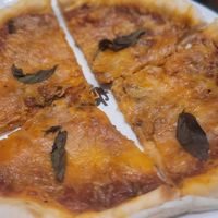 Vegan cheese margherita pizza #Veganuary at The Dough Therapy in Mumbai