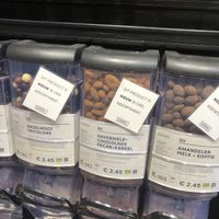 Vegan cinnamon oatmilk chocolate pecans. The rest is the same as at EkoPlaza except they do offer mungbeans here.  at Gimsel - De Groene Passage in Rotterdam