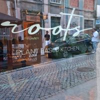  at roots in Porto