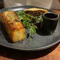 Wellington with potatoes   at roots in Porto