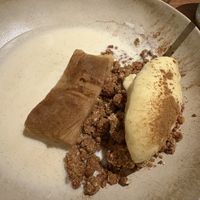 Apple Pie & Ice Cream  at roots in Porto