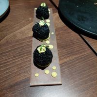 Champignons sésame noir at roots in Porto