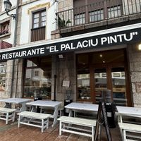 En el centro de Cangas de Onís  at El Palaciu Pintu in Cangas De Onis