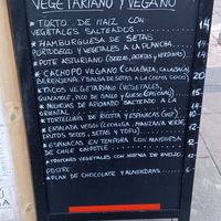 Carta en la calle anunciada at El Palaciu Pintu in Cangas De Onis