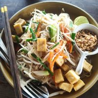 Pad Thai with tofu at Greenleaf Guesthouse & Tour in Pak Chong