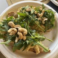 Toast con hummus, anacardi e rucola  at A'Sana in Milan