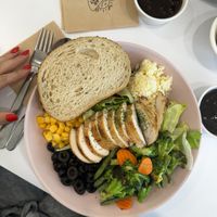 Ottimo cibo! Con possibili scelte e opzioni . CONSIGLIO  at Salad Basket - 샐러드 바구니 in Busan