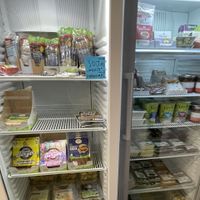 Kühlschränke mit veganen Lebensmitteln   at Plattsalat West in Stuttgart