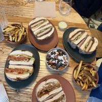 Table   at Les Tontons Veg - Paradis in Paris