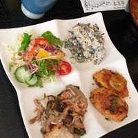 Four dishes + soup + rice at Kinatei 喜菜亭 in Nara