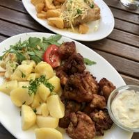 Fried cauliflower and broccoli & Seitan “Černohor" at Vega Heaven in Kosice