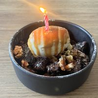 Postre, pastel con helado delicioso 100/10  at Marcello's Plant Based Pizza in Cabo San Lucas