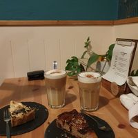 Kürbiskuchen, Haselnusskuchen und Pumpkin Spice Latte >>> sehr lecker at Vlora & Vauna in Dresden