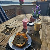 Bahnenkuchen und Möhrenkuchen at Good Mate  in Antibes