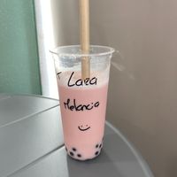 Milk Tea de Melancia com bobas de mirtilo at Mundo às Cores in Torres Novas